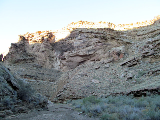 Small alcove (center) that I would investigate later in the day