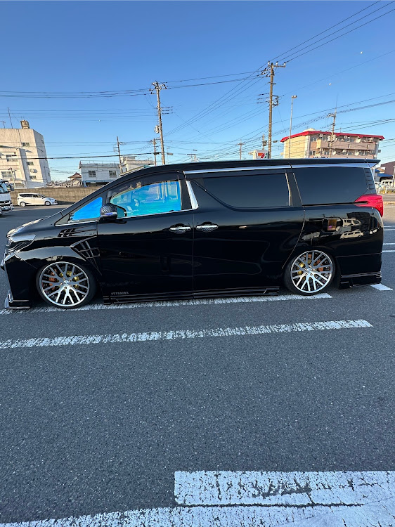 アルファードのボンクレーさんが投稿したカスタム事例の投稿画像1枚目