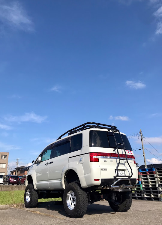 デリカD:5の目指しているのはじゅるろう号的デモカー・詳しくは11.5インチリフトアップ・スタッドレスにかえたくないに関するカスタム事例の投稿画像1枚目