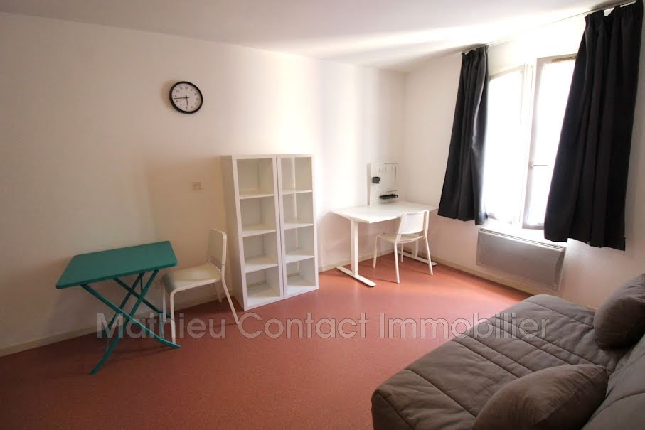 Location meublée appartement 1 pièce 19.03 m² à Nimes (30000), 420 €