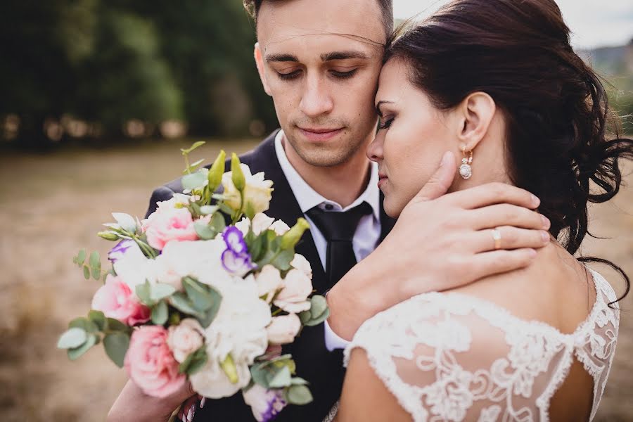 Fotógrafo de casamento Den Kondrakov (denkondrakov). Foto de 4 de dezembro 2016