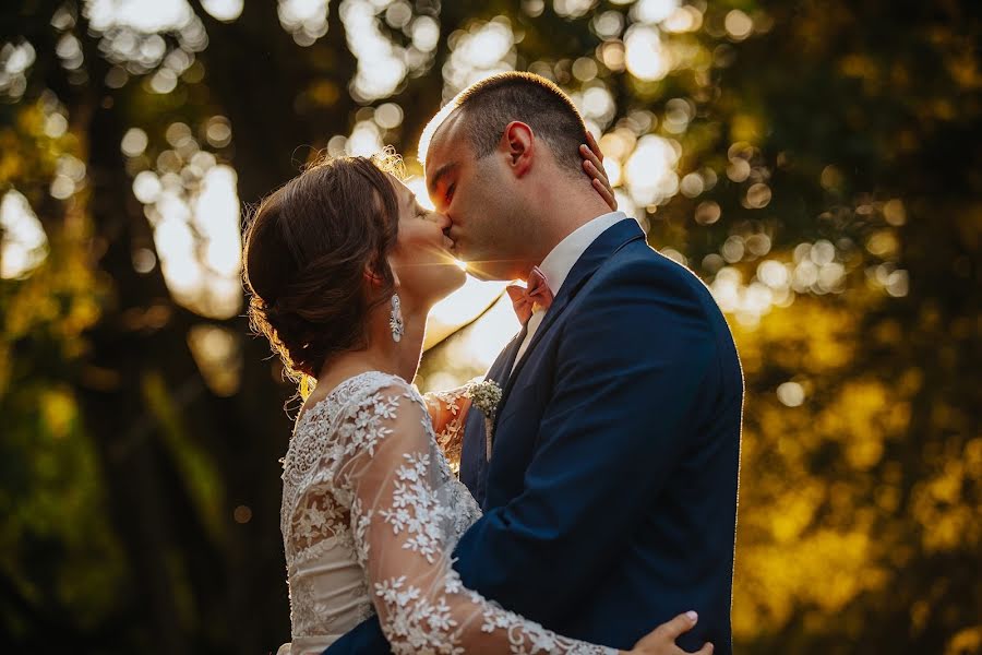 Wedding photographer Dariusz Poniatowski (poniatowskipp). Photo of 25 February 2020