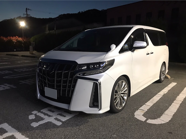 アルファードの純正＋α・RXホイール・納車1年記念に関するカスタム事例の投稿画像1枚目
