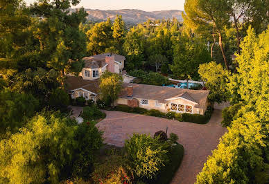 House with pool 2