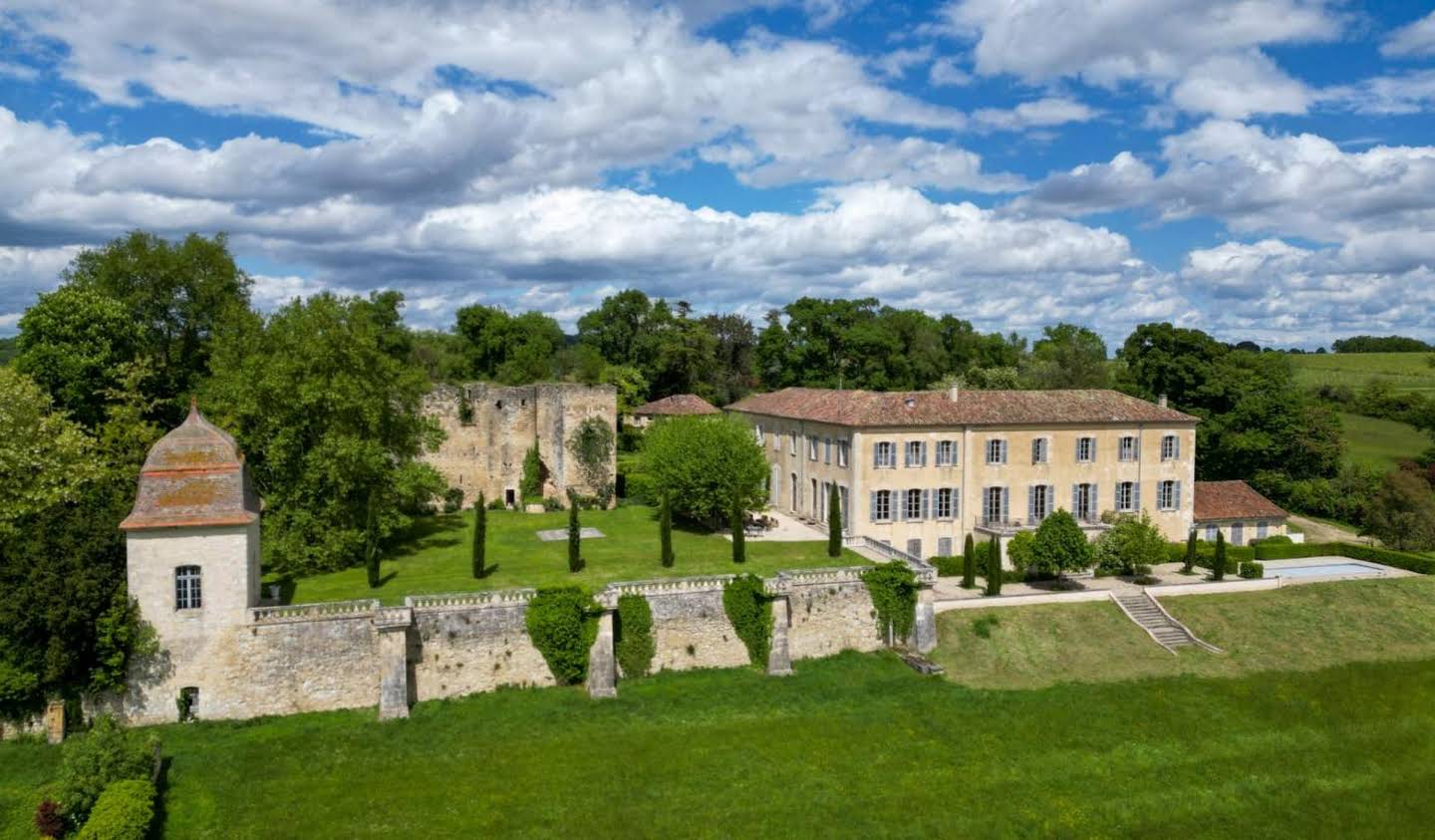 Castle Montréal-du-Gers