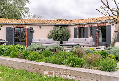 Maison avec piscine et terrasse 10