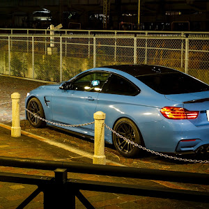 M4 クーペ F82