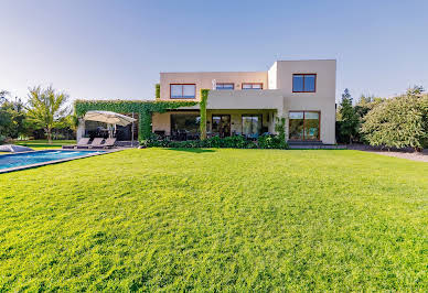 House with garden and terrace 10