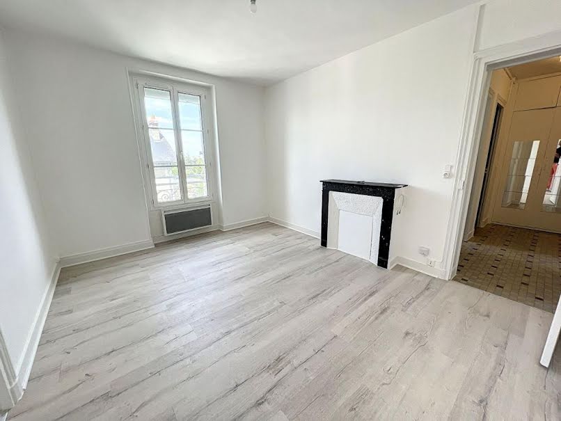 Location  appartement 2 pièces 42 m² à Le Malesherbois (45330), 485 €