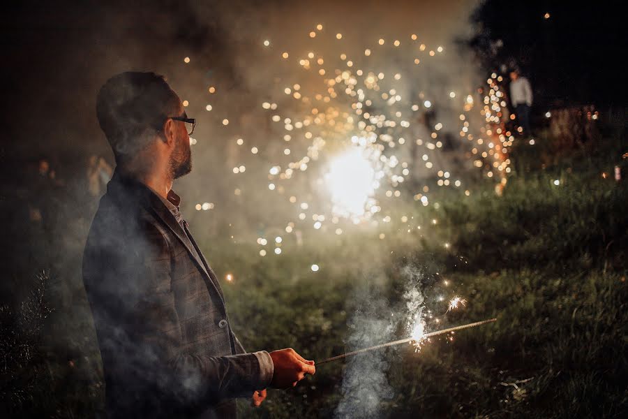 Fotógrafo de bodas Denis Vashkevich (shakti-pepel). Foto del 11 de marzo 2020