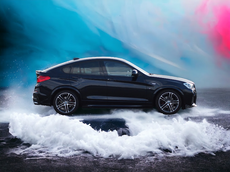 X4のBMW・加工写真・AI・ドライブに関するカスタム事例の投稿画像3枚目