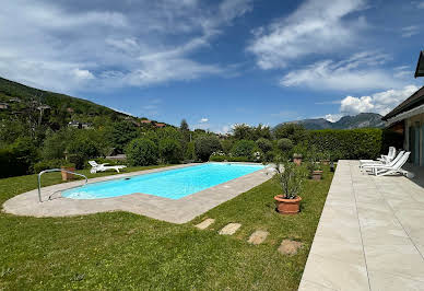 House with pool and garden 3