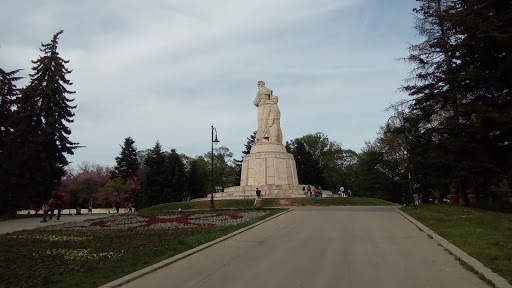 Varna Gardens monument