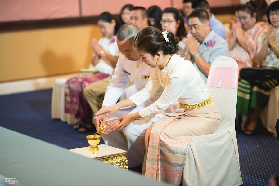 Jurufoto perkahwinan Tanathorn Thongkam (thongkam). Foto pada 8 September 2020
