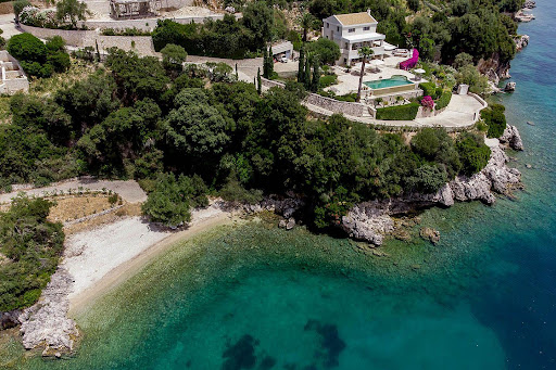 Villa with pool on cliff overlooking the sea - Prestige villa for sale in Corfu, 3 bedrooms