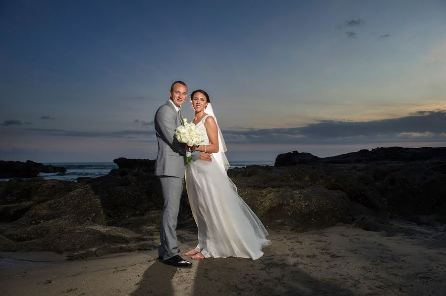 Fotógrafo de bodas Alexander Raditya (raditya). Foto del 1 de enero 2015