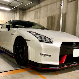 NISSAN GT-R