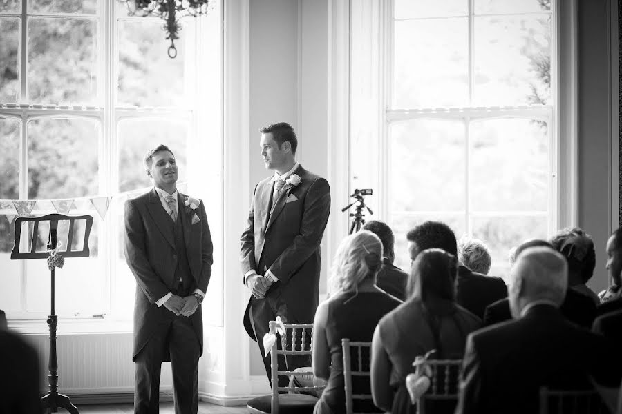 Fotógrafo de bodas Jo Hughes (jocaptivephoto). Foto del 2 de julio 2019