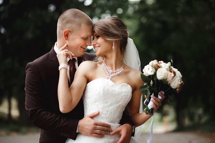 Fotografo di matrimoni Dmitriy Poznyak (des32). Foto del 19 luglio 2017