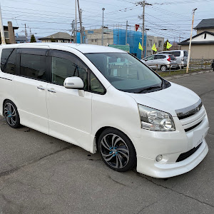 ノア ZRR70W