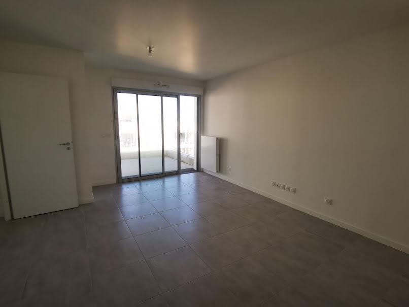 Location  appartement 3 pièces 61 m² à Cenon (33150), 950 €