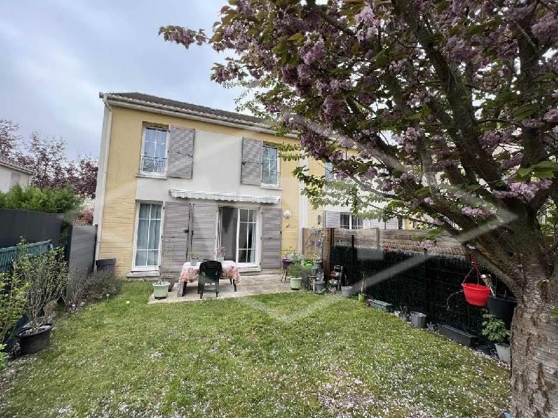 Vente maison 4 pièces 80 m² à Combs-la-Ville (77380), 284 900 €