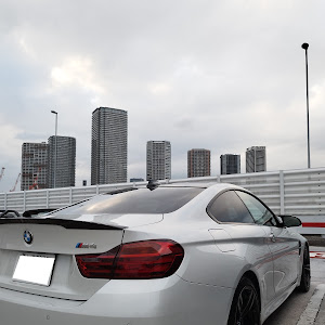 M4 クーペ F82