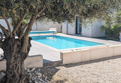 Villa avec piscine et terrasse 5