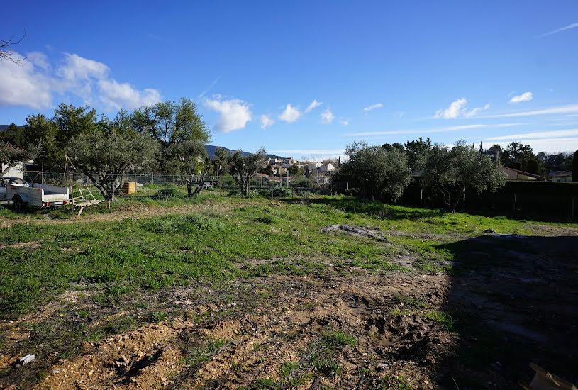  Vente Terrain à bâtir - 617m² à La Motte-d'Aigues (84240) 