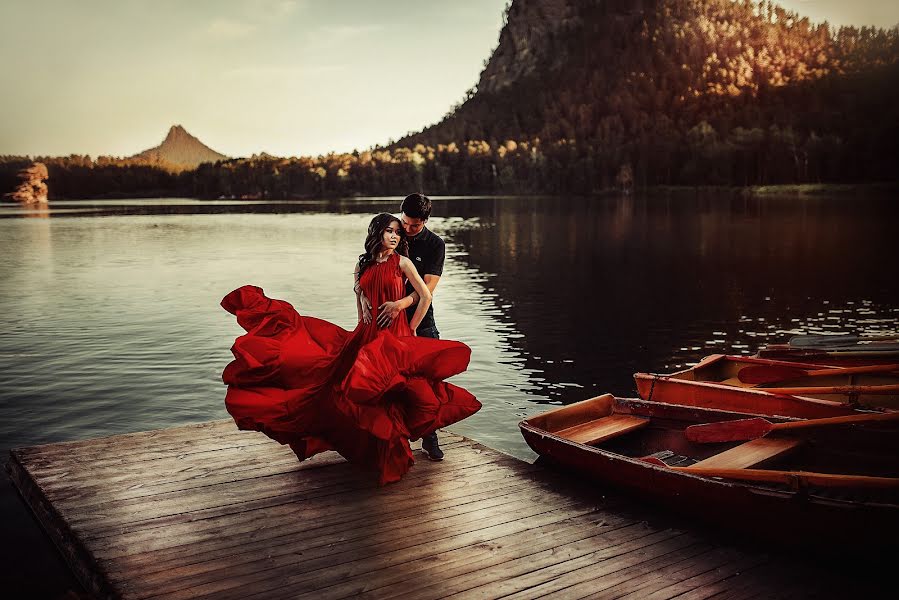 Fotógrafo de casamento Nikolay Kolomycev (kolomycev). Foto de 30 de março 2020