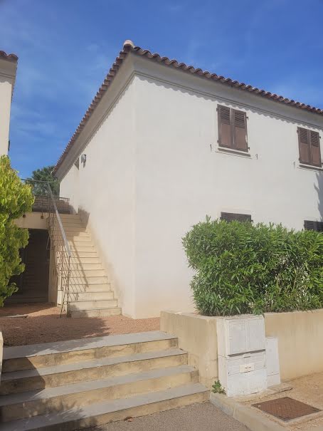 Location meublée appartement 3 pièces 65 m² à Sainte lucie de porto vecchio (20144), 1 210 €