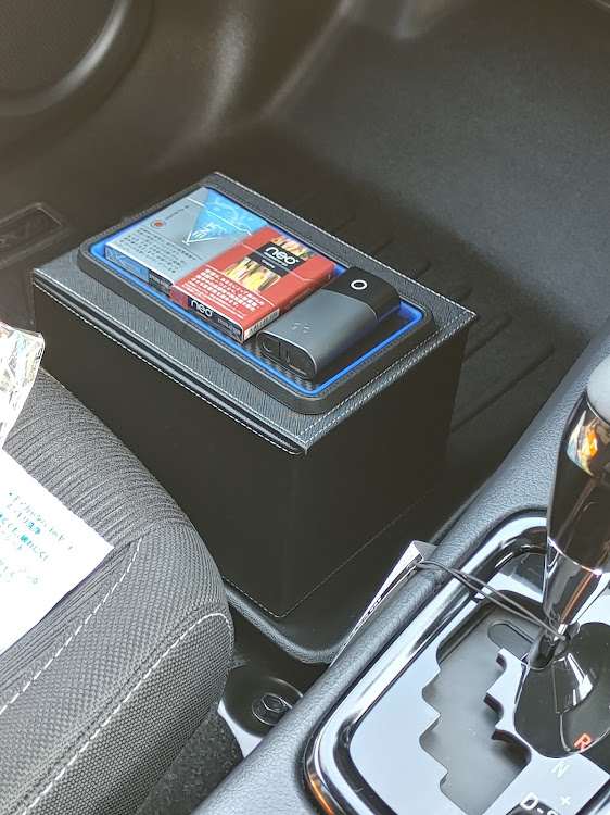 ハイラックスのノンスリップマット・内容物重複一個足りない・センターコンソールトレイ・ゴミ箱設置・ノンスリップトレイに関するカスタム事例の投稿画像13枚目