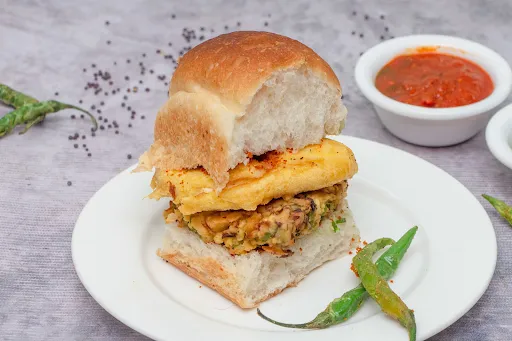 Veg Paneer Vada Pav