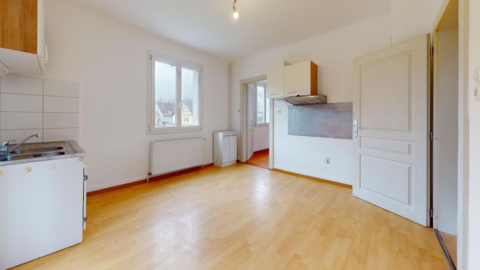 Location  maison 5 pièces 101 m² à Artzenheim (68320), 980 €