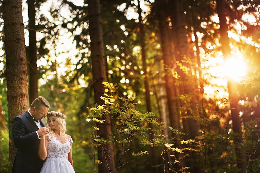 Fotografo di matrimoni Mateusz Przybyla (przybyla). Foto del 10 ottobre 2019