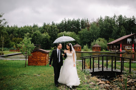 Fotógrafo de casamento Nastya Anikanova (takepic). Foto de 31 de julho 2018