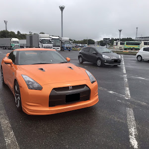 NISSAN GT-R