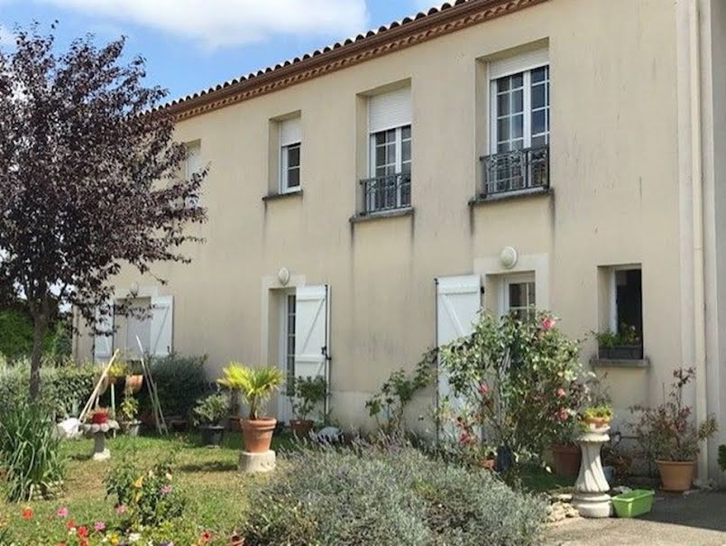 Vente appartement 4 pièces 87 m² à Laroque-Timbaut (47340), 120 000 €