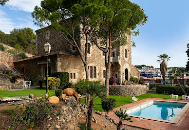 House with garden and terrace 2