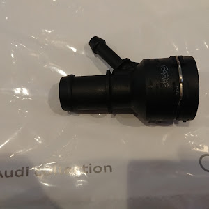 A3 スポーツバック 8PBZB