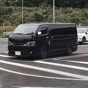 ハイエースバン TRH200V