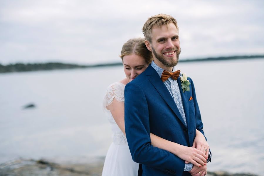 Fotograful de nuntă Jenny Penttilä (momentsbyjenny). Fotografia din 30 martie 2019