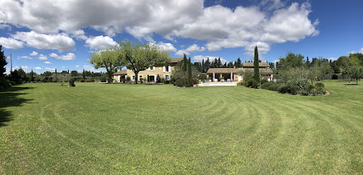Maison avec piscine et terrasse 1