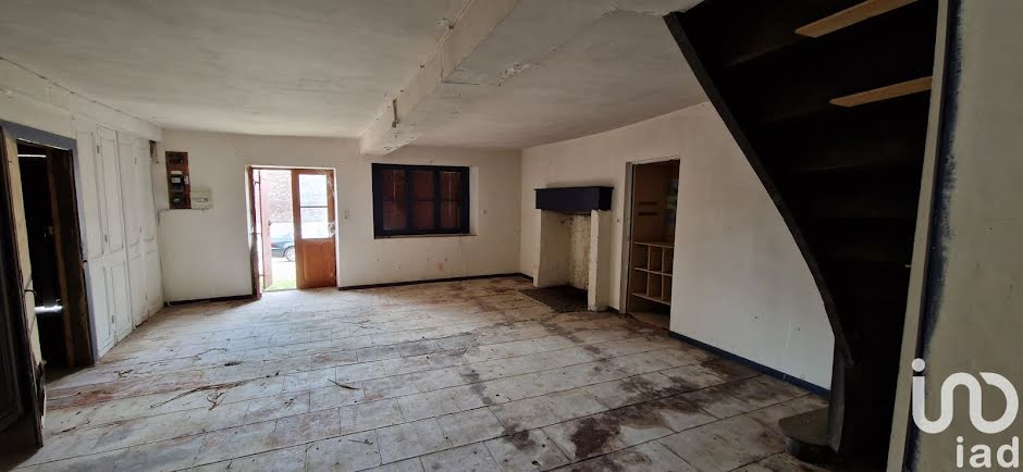 Vente maison 5 pièces 173 m² à Issac (24400), 50 000 €