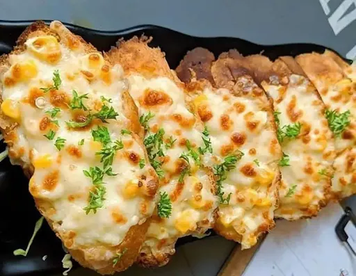 Corn & Cheese Garlic Bread (4 Pcs)