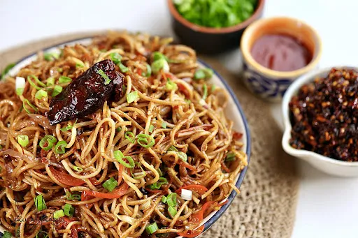 Chilly Garlic Chicken Noodles