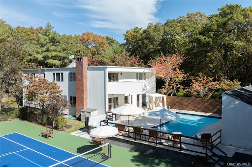House rental in Quogue (United States) - Modern house with pool and tennis court