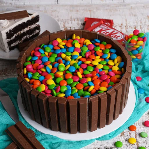 Eggless Kitkat Cake 500gm