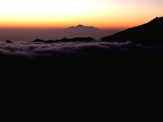 Il silenzio del Monte Batur di Silvio Lorrai