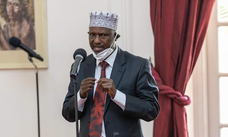 Former Isiolo governor Godana Doyo speaking at statehouse during a meeting with president Uhuru Kenyatta that brought together leaders from Isiolo county.